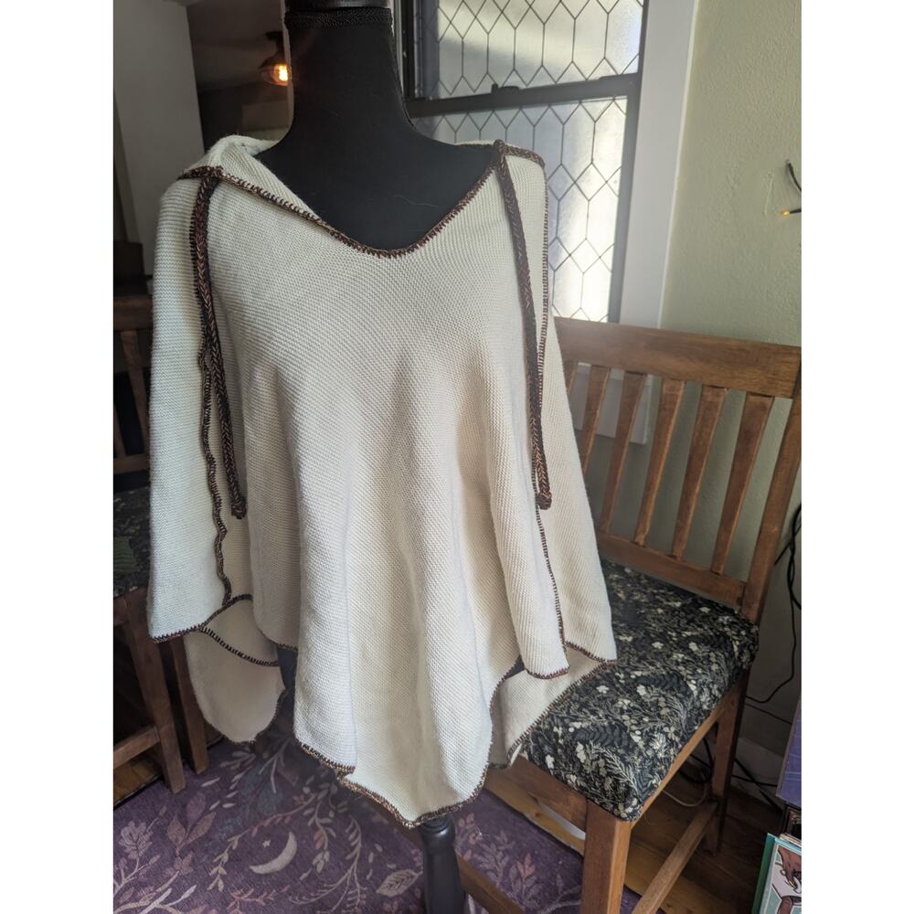 Cuddle Knit Poncho Medium